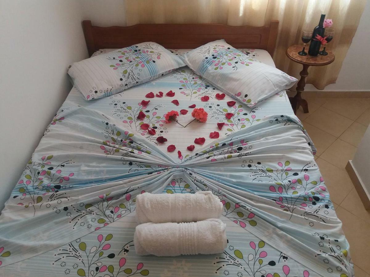 Apartments Vila Ardi Sarande Ngoại thất bức ảnh